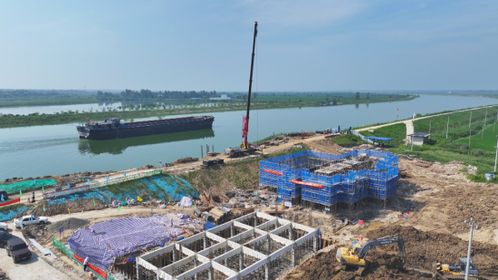 桐城建设者迎高温保进度 重点工程提速增效